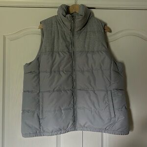 Old navy women’s puffer vest, gray size XXL